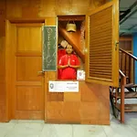 Oyo 4016 Tan Jokteng Guest House