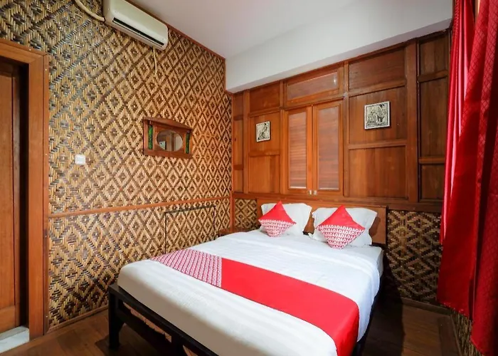 Oyo 4016 Tan Jokteng Guest House