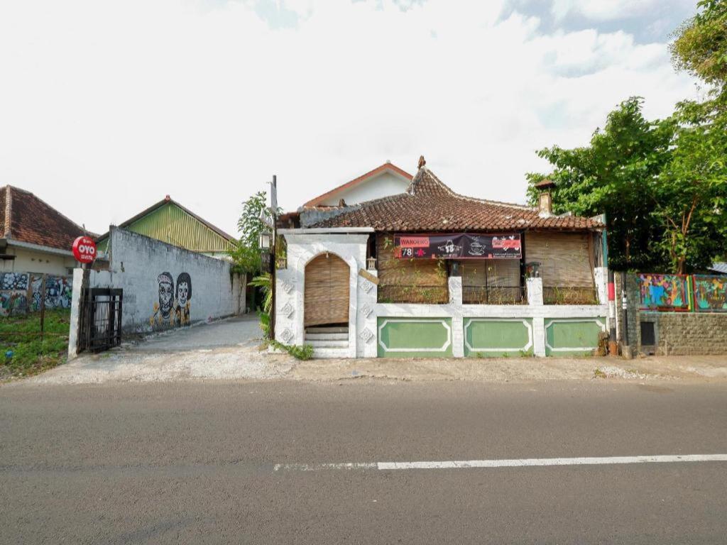 Oyo 4016 Tan Jokteng Hotel